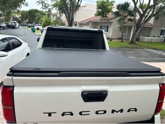 Toyota Tacoma bed cover - Tyger T3 soft trifold - Gen 4 - 2024 - 2026