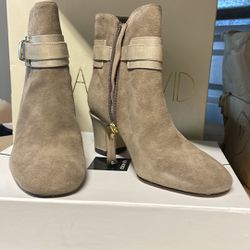 Boots Size 5.5