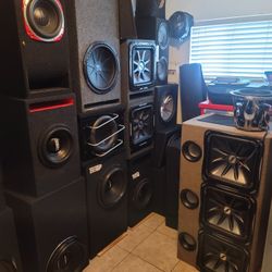 Bunch Of Hard Hitting Subwoofers READ DESCRIPTION 