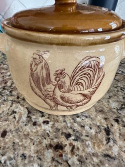 Vintage rooster casserole pot