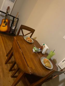 Round Dining Table, 4 Chairs