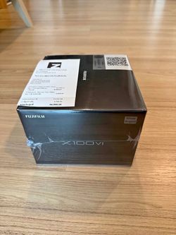 Fujifilm X100VI - Silver - New - Sealed
