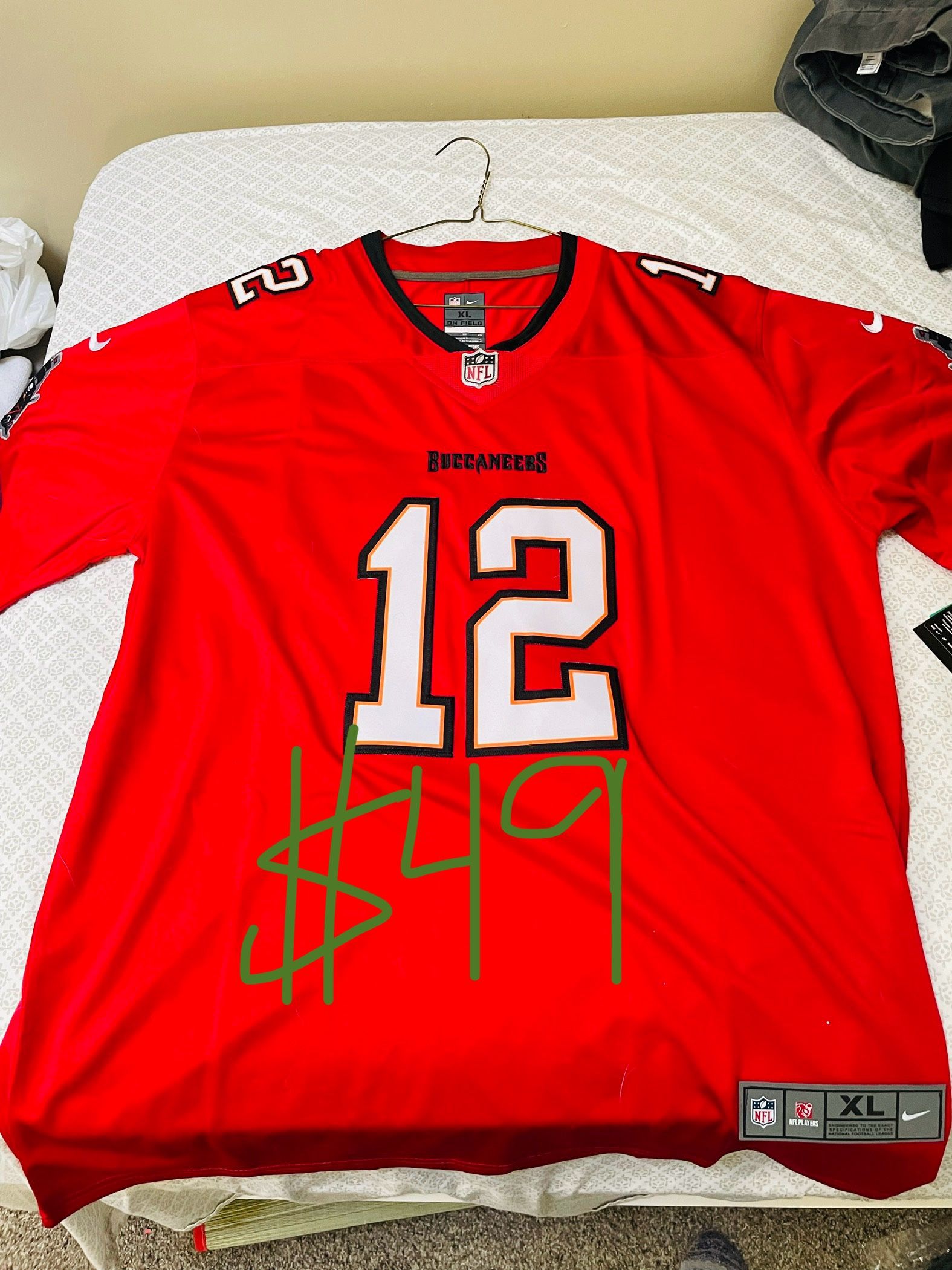 Perfect XMAS Gift!! Discounted NEW Tampa Bay Buccs XL Jersey Tom Brady!