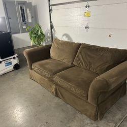 American Signature Couch, Free Delivery!
