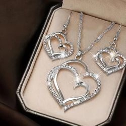 Elegant Heart Shaped sparkling Jewelery Set
