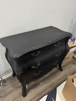 3 DRAWER DRESSER