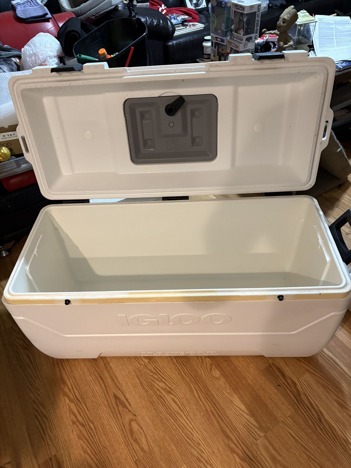 Igloo 165 Qt. Maxcold Cooler