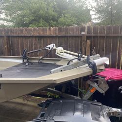2013 Alumacraft boat