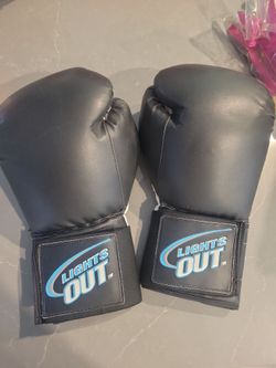 Boxing gloves