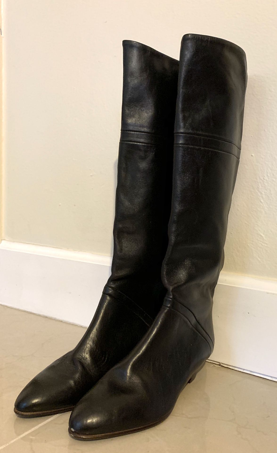 Black leather boots - made in Italy 🇮🇹 size 7 1/2