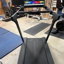 Treadmill-Peloton-Plus