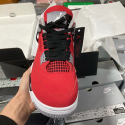 Toro Bravo Jordan 4 (2026)