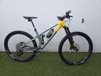 YT Industries IZZO Uncaged Mountain Bike