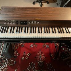 Yamaha CP20 Electronic Piano Keyboard for Sale in Glen Ellyn, IL
