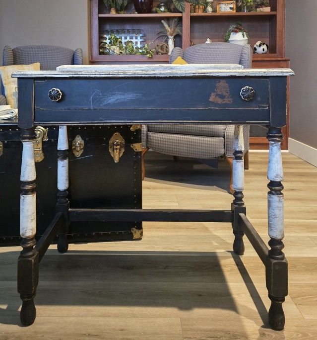 Cute Distressed Wood Desk