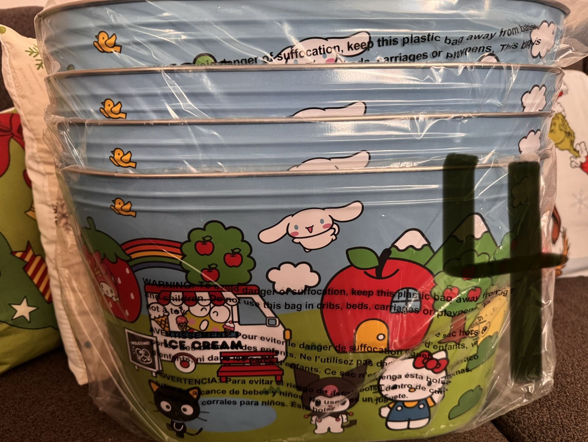 LAST CALL Burr Gift basket Christmas tub metal basket Hello Kitty The quantity for each style is listed on the picture