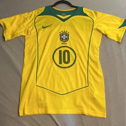 Medium 2004 Brazil Ronaldhino Jersey