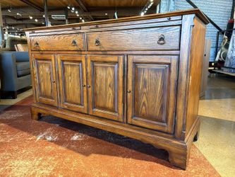 AMERICAN HERITAGE BUFFET Solid Wood Buffet in a Warm Medium Oak Finish