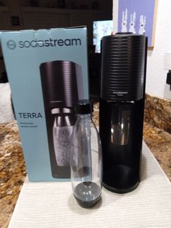 USED ONCE, TERRA SODA STREAM SPARKLING WATER MAKER 