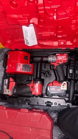 Milwaukee M18 FUEL 18V Lithium-lon Brushless Cordless Hammer Drill...