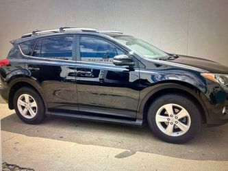 2013 Toyota RAV4 Black SUV XLE