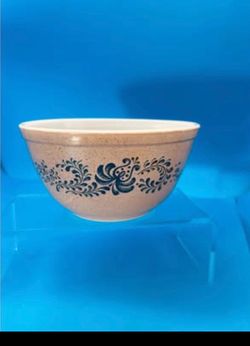 Vintage Pyrex 402 Colonial Mist Blue Scroll Mixing Bowl 1.5 Qt Corning USA