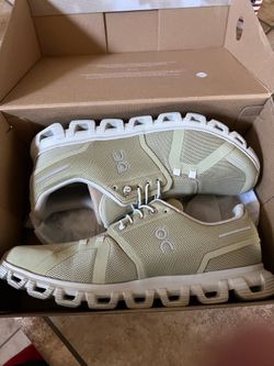 Woman’s cloud shoes