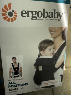 Ergobaby Carrier + Infant Insert