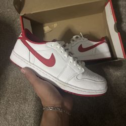 Jordan 1 Low ‘University Red’