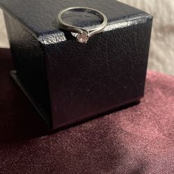 18k White Gold Diamond Ring SZ 6-6.5