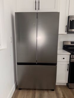 SAMSUNG REFRIGERATOR