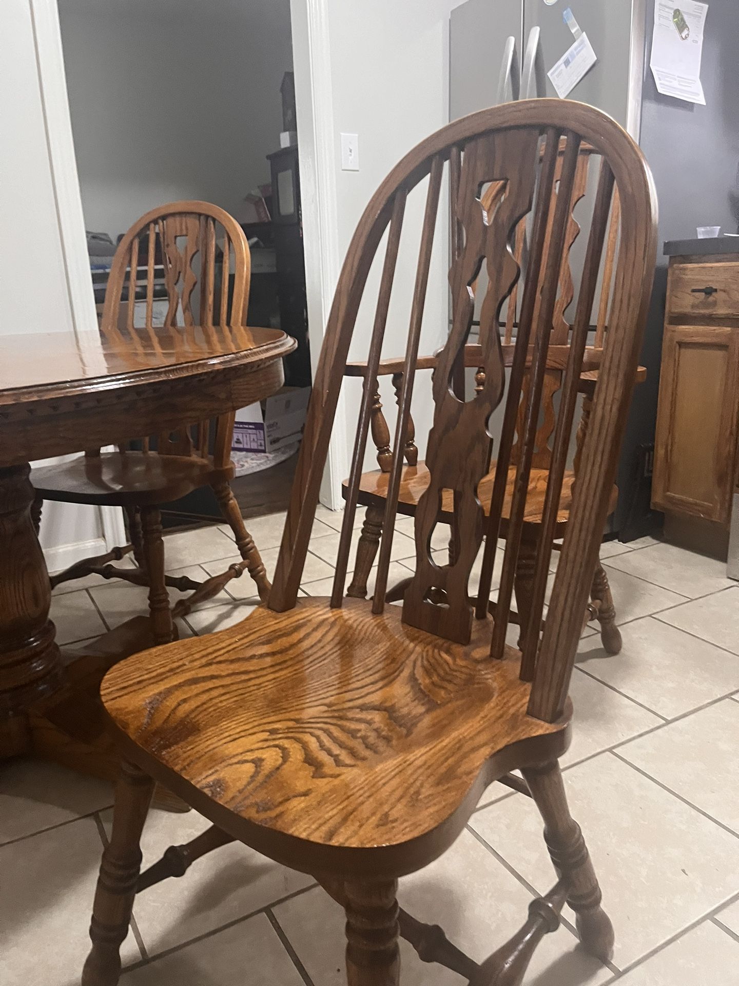 Sturdy table And 4 Chairs
