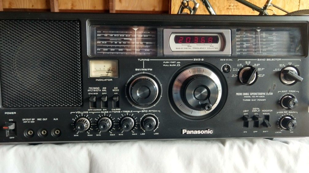 Panasonic RF - 4800 Shortwave Radio