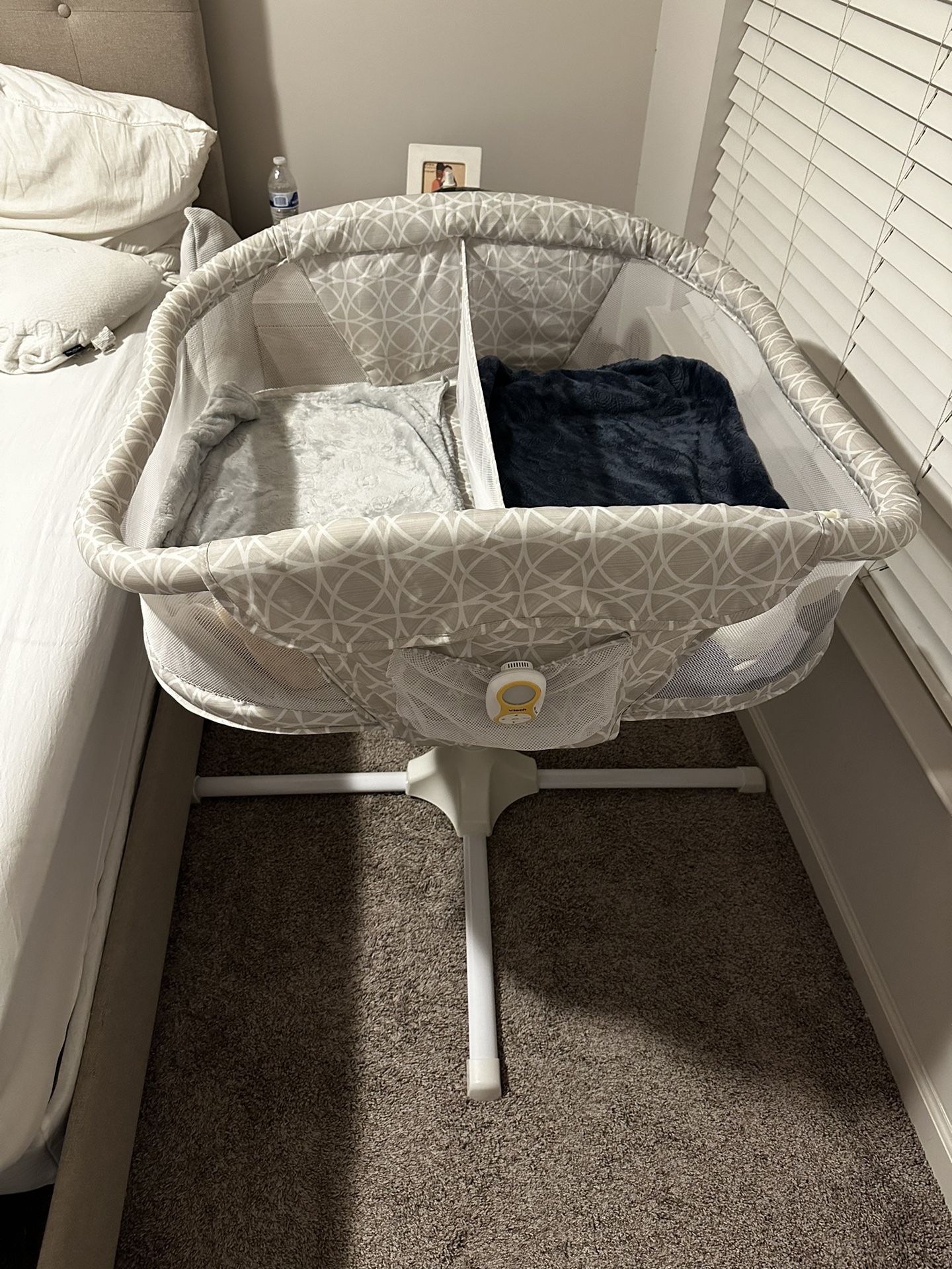 HALO BassiNest Twin Sleeper, Bedside Double Bassinet Best Offer