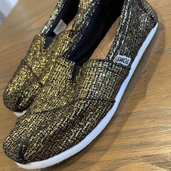 Toms Slip On Shoes Womens 7.5 Casual Flats Black With Metallic Gold Color