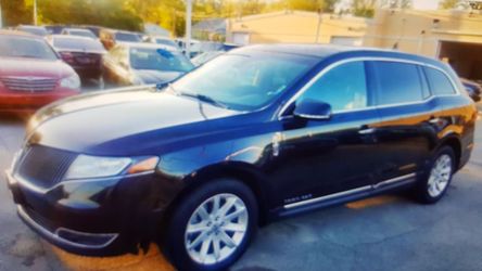 2014 Lincoln MKT Town Car AWD Livery Fleet 4dr Crossover