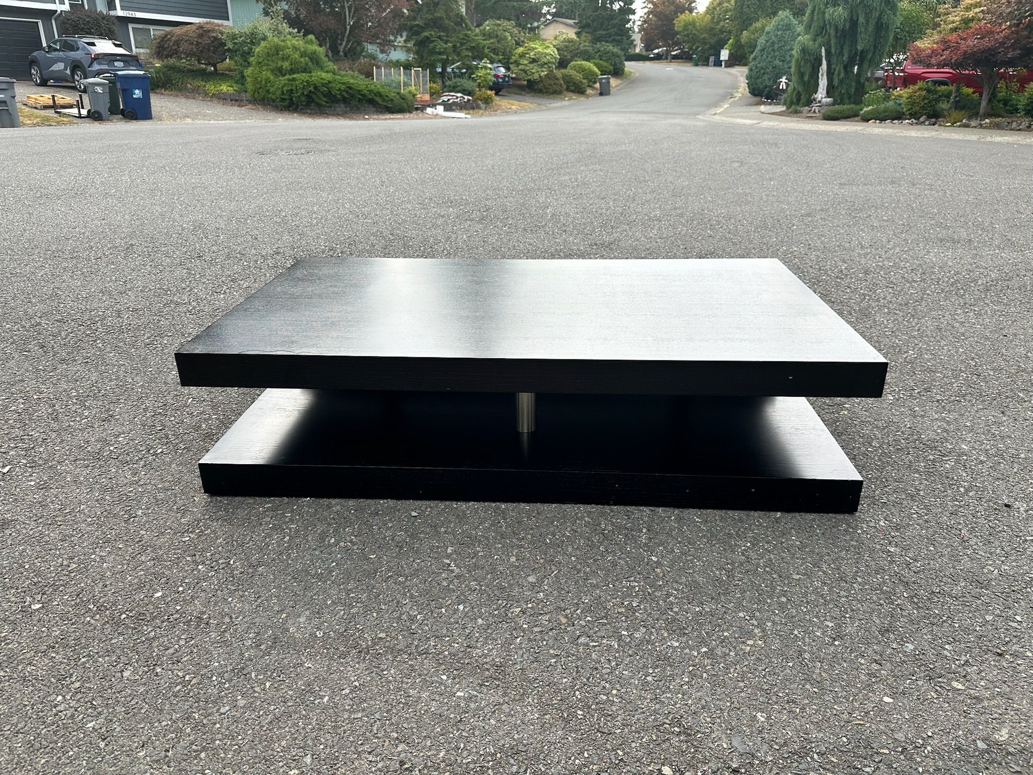 Modern style coffee table