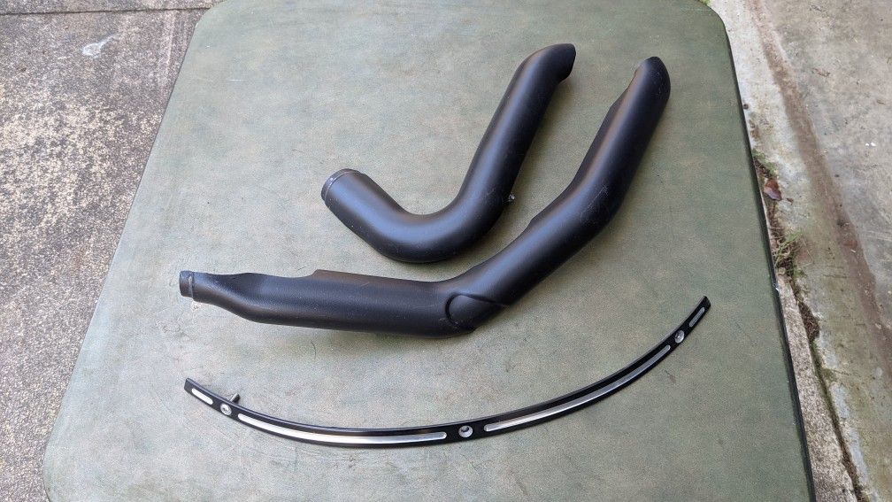 Harley Davidson Batwing Trim And OEM Muffler Guards