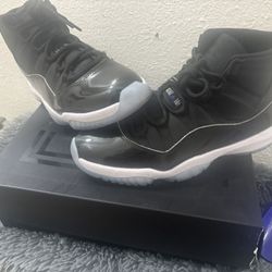 Jordan 11 high top space jam SIZE 11 perfect condition 
