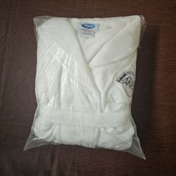 LOS ANGELES LAKERS ROBE AUTHENTIC - SEASON SEAT HOLDER PRESENT