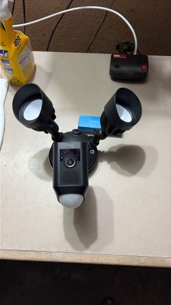 Ring Floodlight Cam Open Box