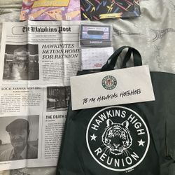 Stranger Things Hawkins High Reunion Bag & Memorabilia Set TV Collectibles