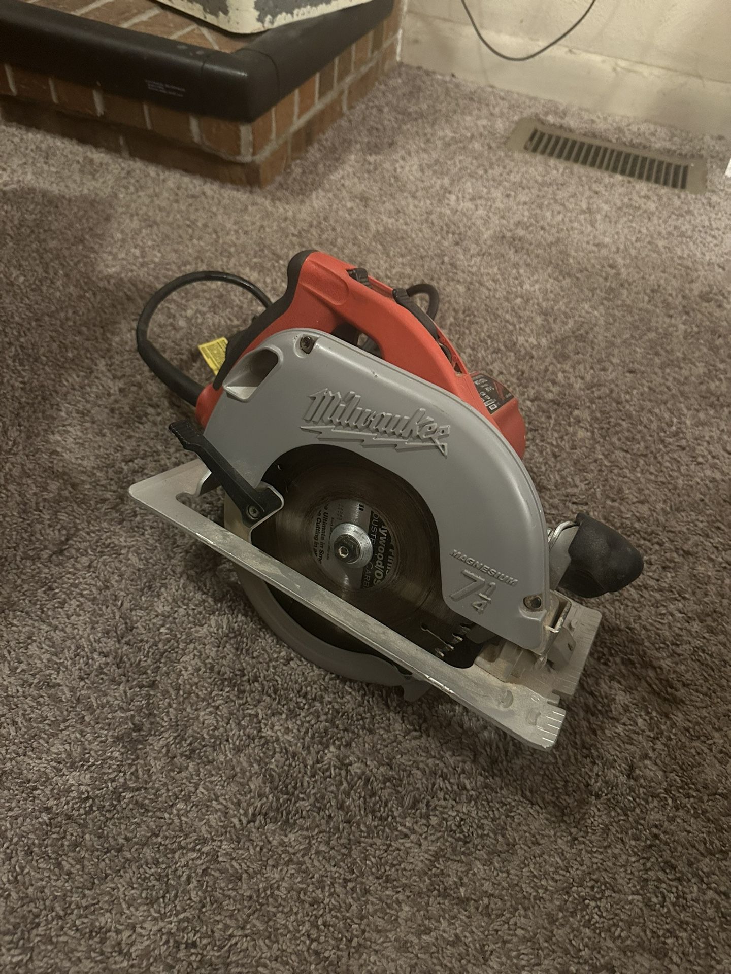 Milwaukee Corded Circular Saw 