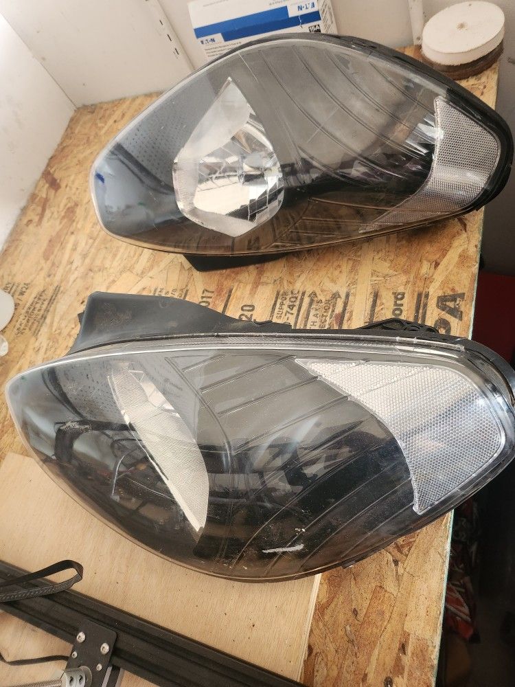 06 To 09 Hyundai Accent Headlights Brand New!