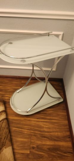 Rolling bar table