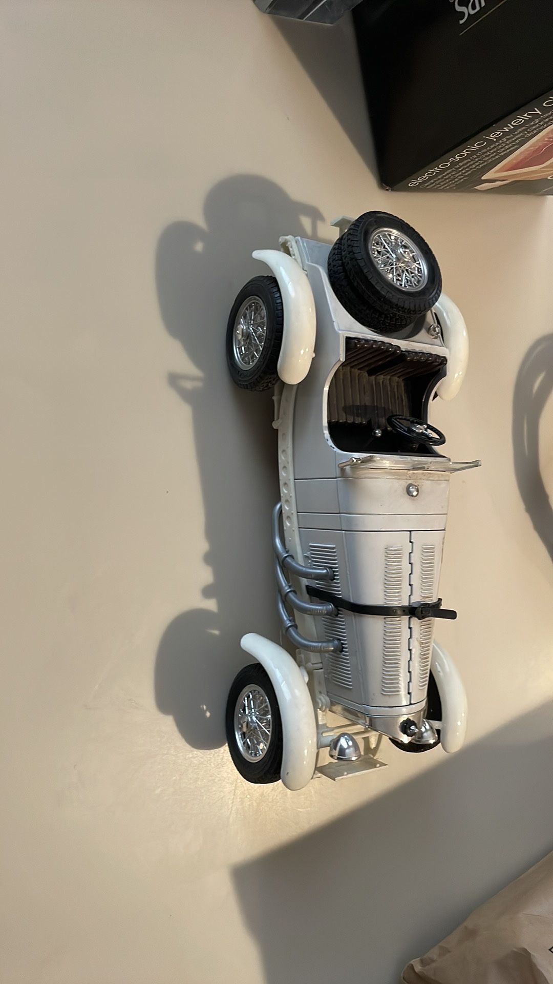 Toy model car
