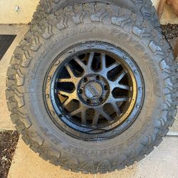 KMC Wheels 6x5.5 lug  35” Toyo Tires 