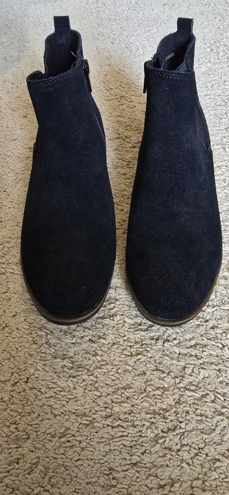 White Mountain Ladies 7.5 Boots