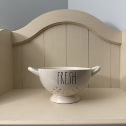Rae Dunn Ceramic Colander  “Fresh” 🫐🍓🥬