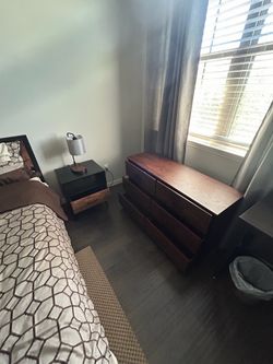 Complete Queen Size Bed and Frame. 2 Matching Nightstands. 6 Drawer Dresser. Desk and Computer Chair